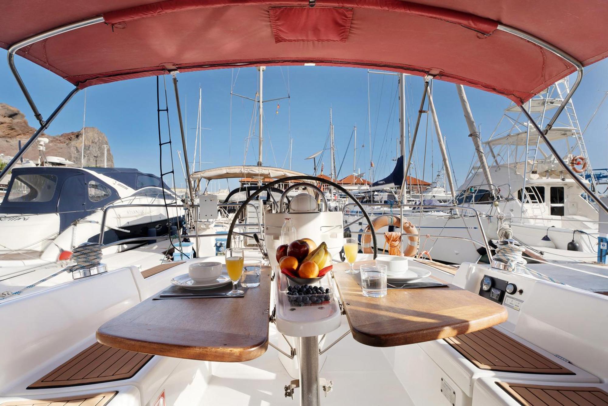Pato Lucas Sail Boat Hotel San Sebastian De La Gomera Exterior photo